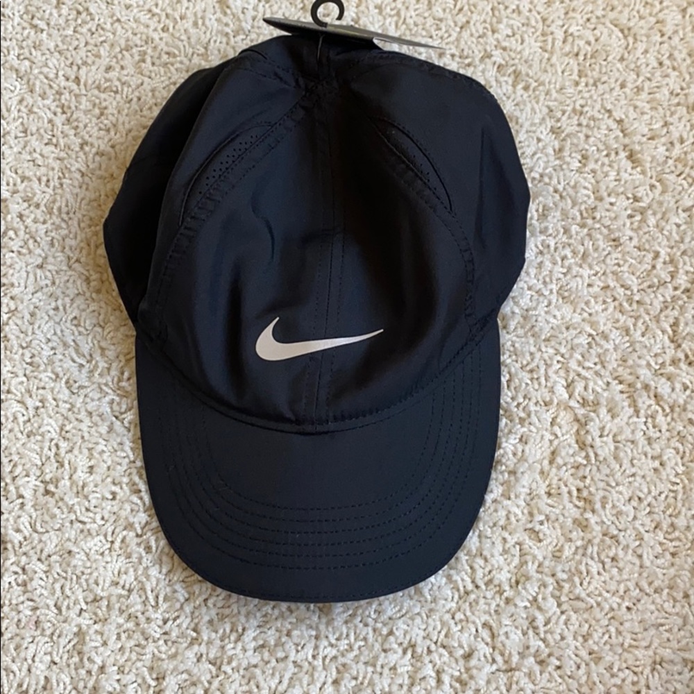 Black Nike Women’s Hat